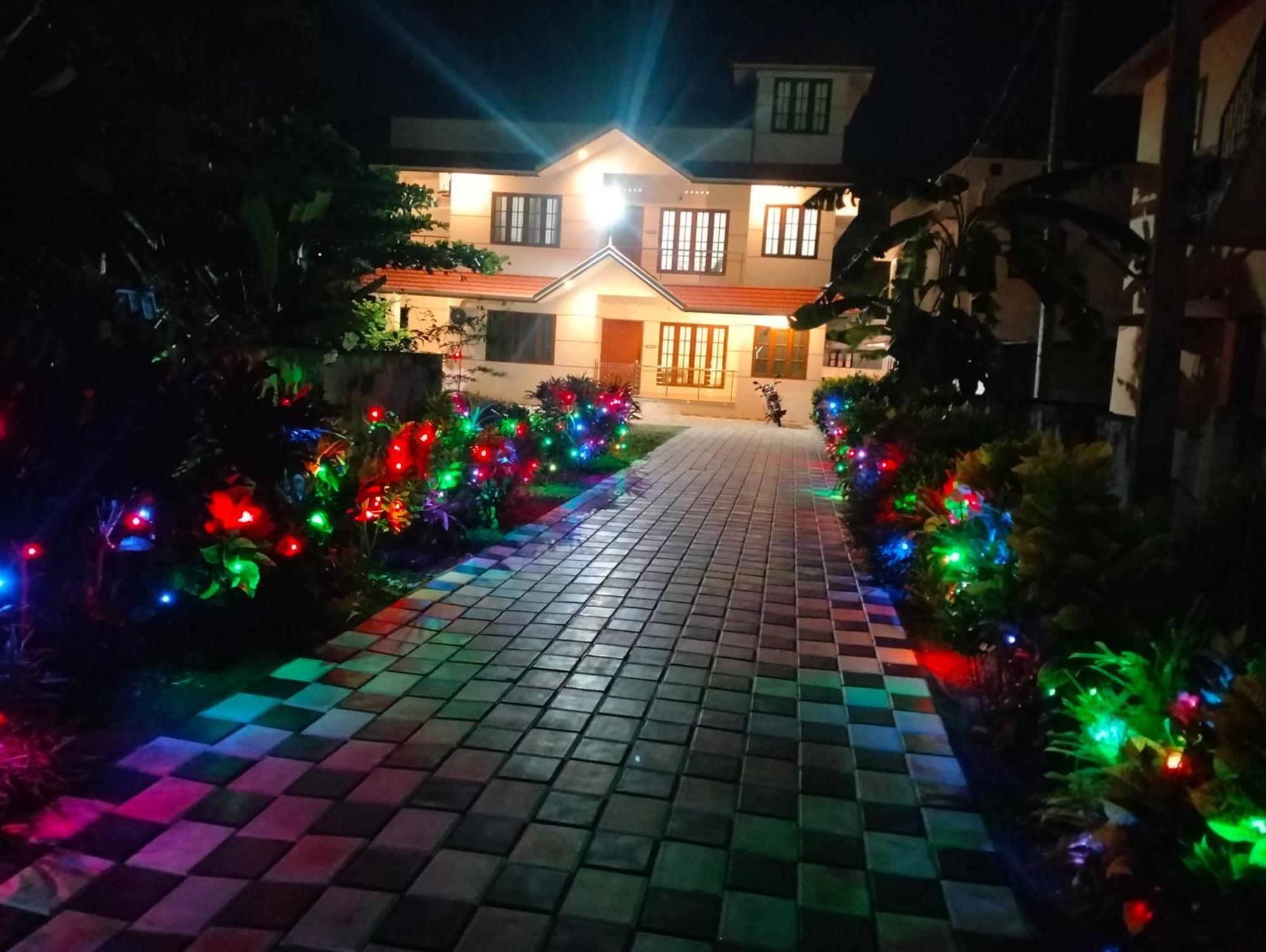 Апартаменты Devi Kripa Residency Варкала Экстерьер фото
